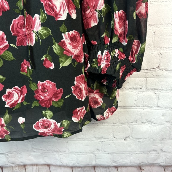 BloomChic Black & Red Floral Sheer Overlay Top Plus Size 2X - Picture 4 of 6